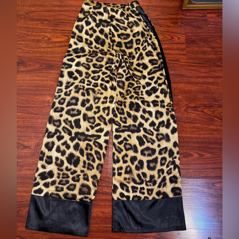 Missguided + Leopard Print Flare Pants - Picture 4 of 6